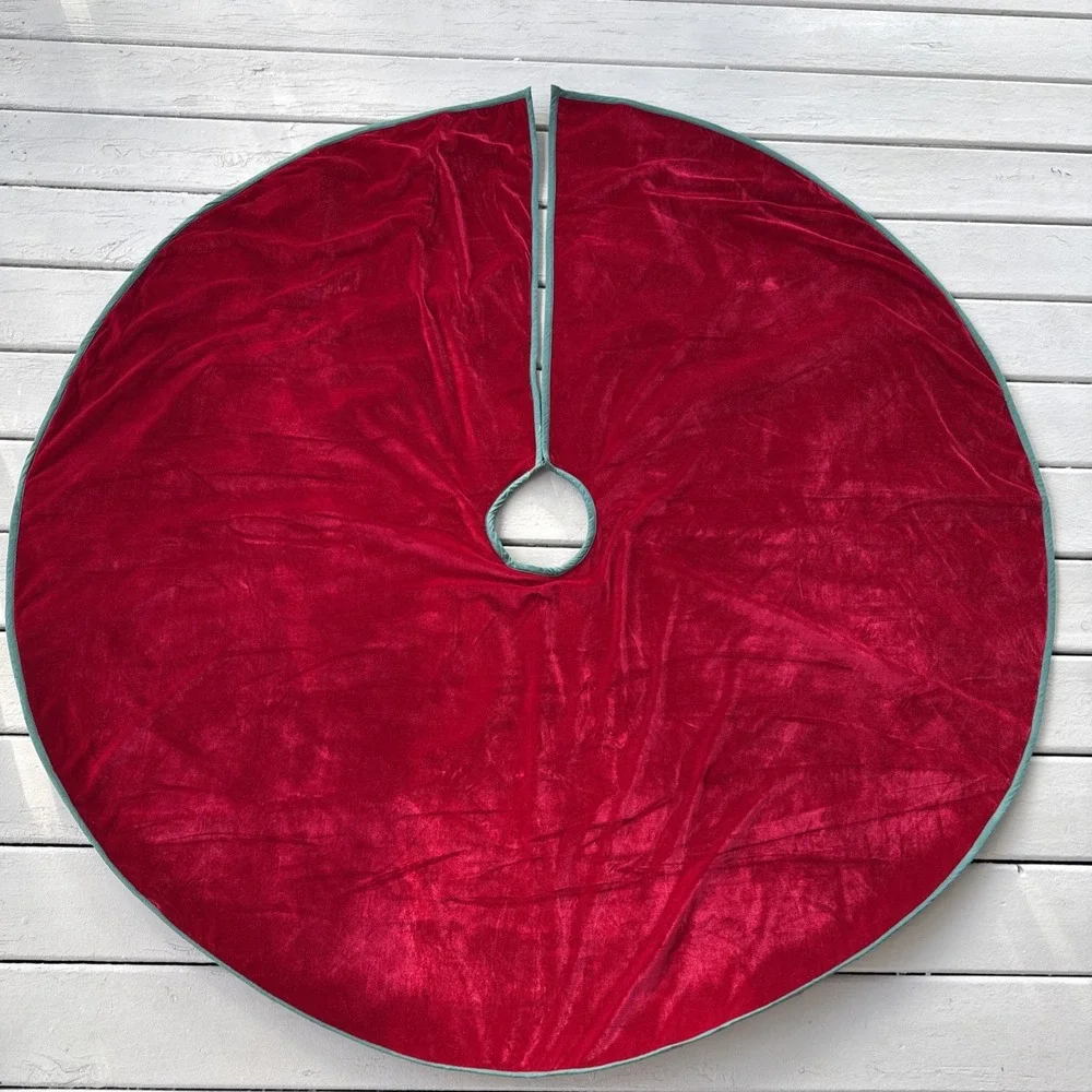 CHRISTMAS TREE SKIRT,‎ RED VELVET WITH GREEN EDGE, 59